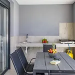 Villa Modern Family With Private Pool - Mia & Teo Loborika