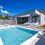 Modern Family With Private Pool - Mia & Teo Loborika