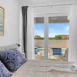 Modern Family With Private Pool - Mia & Teo Villa *