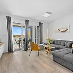 Villa Modern Family With Private Pool - Mia & Teo Loborika