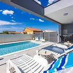 Villa Modern Family With Private Pool - Mia & Teo Loborika