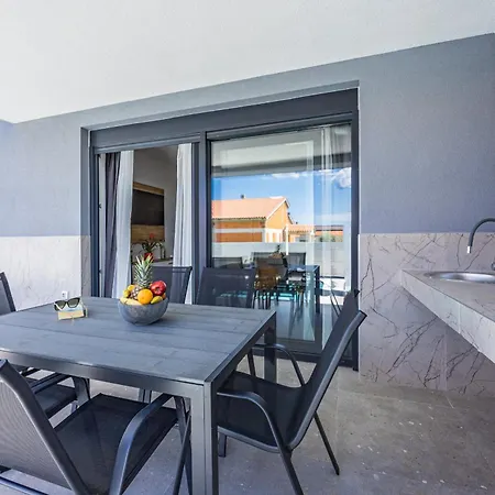 빌라 Modern Family With Private Pool - Mia & Teo *