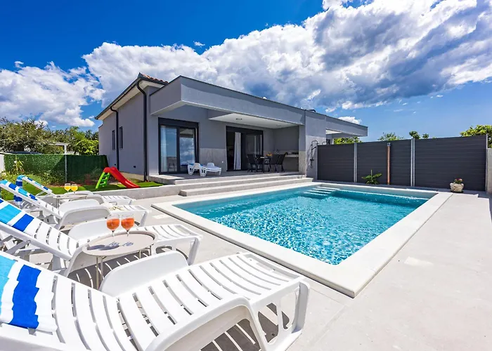 빌라 Modern Family With Private Pool - Mia & Teo