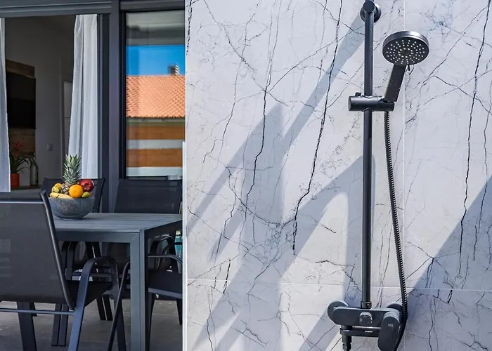 빌라 Modern Family With Private Pool - Mia & Teo Loborika