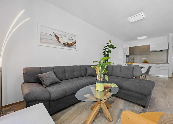 빌라 Modern Family With Private Pool - Mia & Teo Loborika