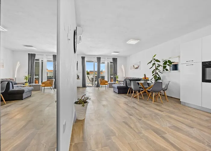 Modern Family With Private Pool - Mia & Teo 빌라 Loborika