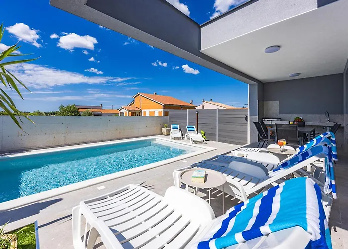 빌라 Modern Family With Private Pool - Mia & Teo Loborika