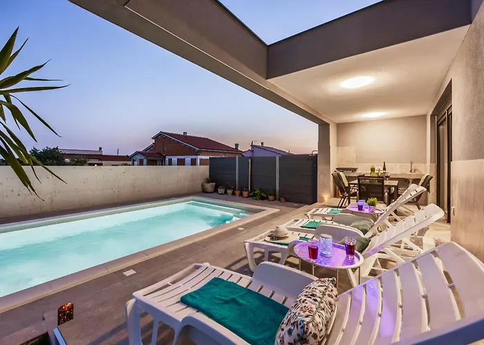 빌라 Modern Family With Private Pool - Mia & Teo Loborika